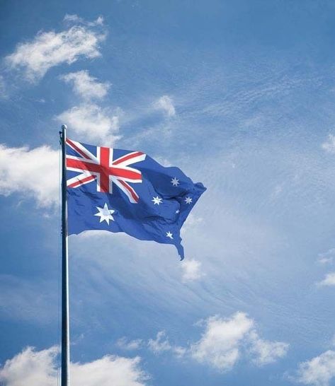 Australian Flag Wallpaper, Australia Flag Aesthetic, Australia Day Celebrations, Reasons To Study, Australia Wallpaper, Flag Images, Australian Continent, Happy Australia Day, Australian Flag