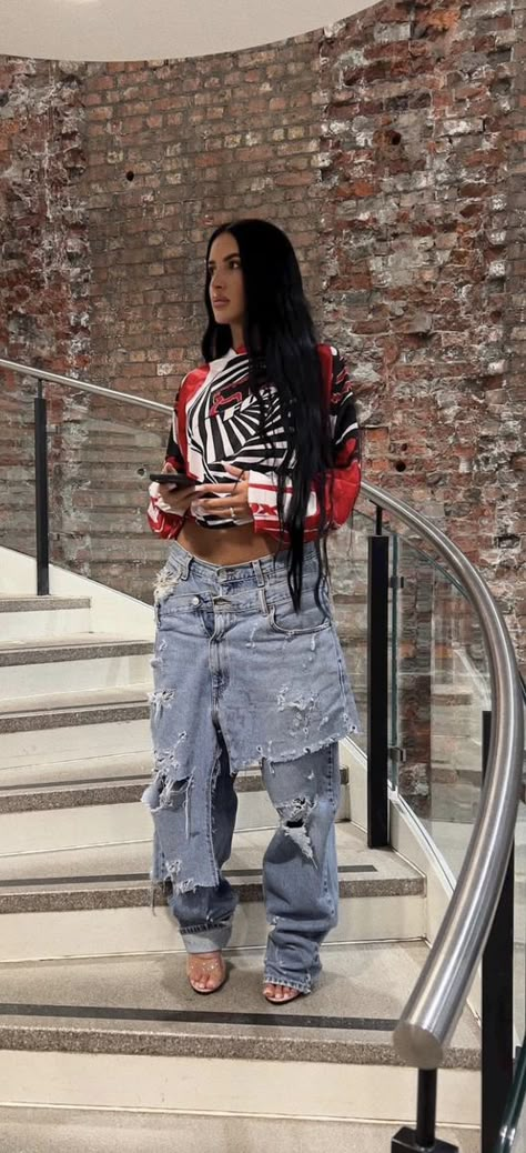 Purple And Denim Outfit, Afro Punk Fashion Street Style, Oversized Denim Outfit, Urban Style Outfits Women, Jean Boots Outfit, Custom Denim Outfit, India Love Outfits Fashion, New York Fashion Week Outfits, Crazy Fits