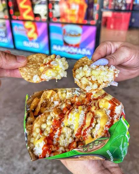 Elotes Preparados, Mexican Snack Foods, Amino Icons, Mexican Snacks, Food Truck Business, Food Truck, Family Meals, Love Food, Mexican Food Recipes