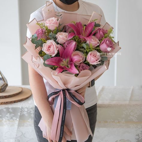 Express your love in the most heartfelt way. Customise a bouquet that speaks to her heart! 💖 12th Birthday Cake, Birthday Flowers Bouquet, Flower Bouquet Diy, Online Florist, Lily Bouquet, Boquette Flowers, Flower Gift Ideas, Gift Inspo, Flowers Bouquet Gift