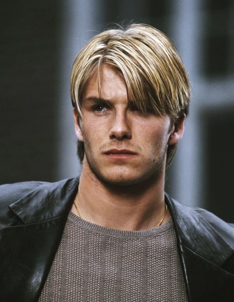 Hairstyles 00s, David Beckham Photos, David Beckham Hairstyle, Beckham Hair, Posh And Becks, Michael Owen, Hair Evolution, Emma Bunton, Most Stylish Men