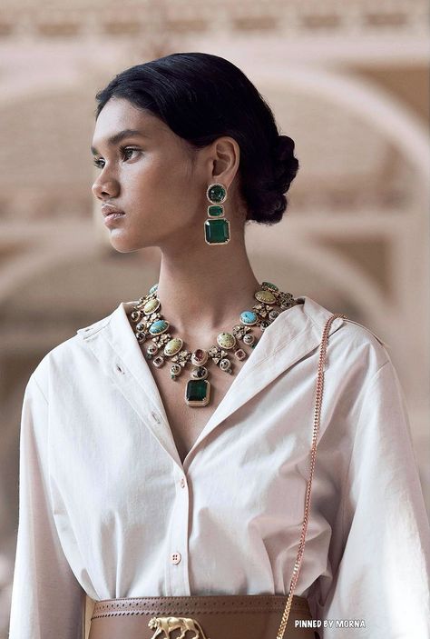 Sabyasachi Mukherjee - India 🇮🇳 Jewellery Western, Sabyasachi Mukherjee, Sabyasachi Jewellery, Modern Gold Jewelry, Western Outfit, Jewelry Set Design, Edwardian Jewelry, Antique Jewelry Indian, Technology Fashion