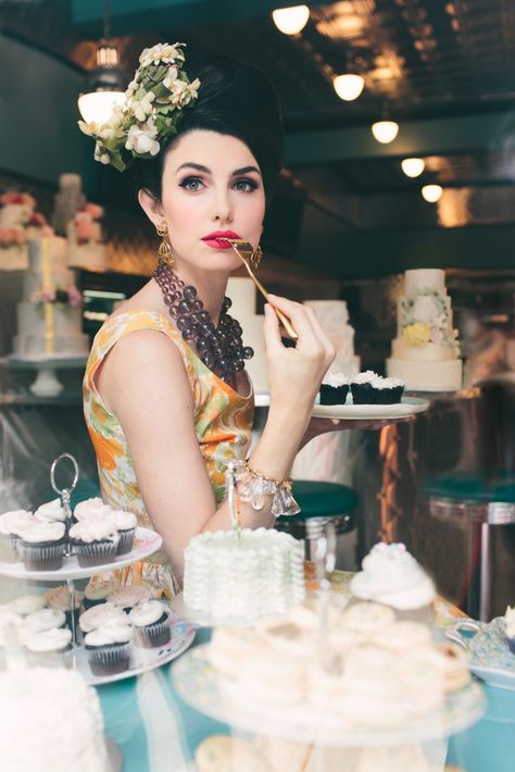 Eating Cupcake Pose, Person Holding Cake Reference, Person Eating Cake Reference, Eating Cake Reference, Eating Cake Pose Reference, People Eating Cake, Eating Cake Photoshoot, Eating Cake Pose, Eating Portrait