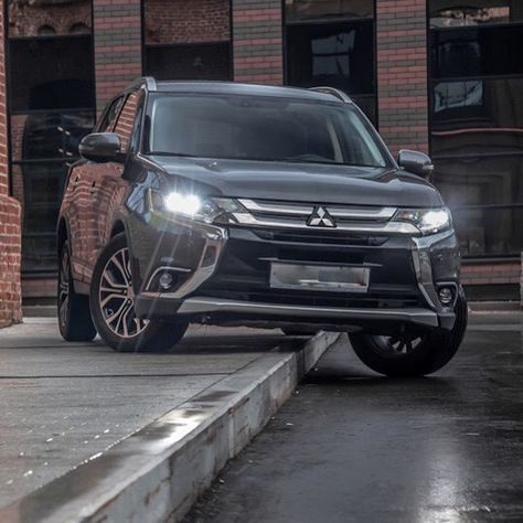 Outlander Car, Outlander Phev, Outlander 3, Car Concept, Samurai Warrior, Mitsubishi Pajero, G Wagon, Cole Sprouse, Mitsubishi Outlander