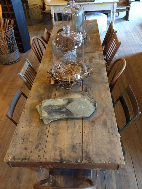 Mismatched Chairs, Woven Dining Chairs, Small Kitchen Tables, Farmhouse Kitchen Tables, Primitive Kitchen, Farmhouse Dining Table, Farmhouse Dining Room, Farmhouse Rustic, Farm Table