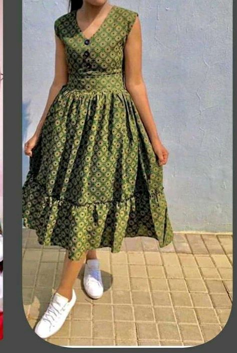 Leteise Dress Patterns, Leteisi Dress Patterns 2023, Leteisi Dress Patterns, Shweshwe Dresses Patterns, South African Traditional Dresses, African Traditional Wear, Shweshwe Dresses, Traditional African Clothing, African Fabric Dress