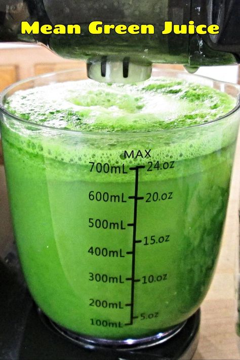 Super Green Juice Recipe, Mean Green Juice Recipe, Mean Green Juice, Easy Green Juice Recipe, Cold Pressed Juice Recipes, Green Fruits And Vegetables, Drink Green Juice, Green Juice Smoothie, Easy Juice Recipes