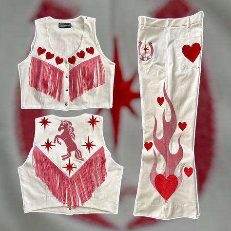 Cute Heart Outfits, Retro Cowgirl Outfits, Cowgirl Burlesque, Womens Valentines Day Outfit, 60s Cowgirl, Chappell Roan Concert Outfit, Western Wedding Attire, Cowgirl Fringe, Heart Outfit