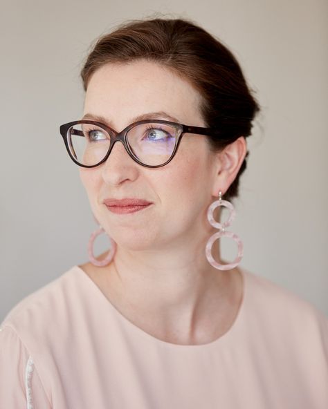 How to wear glasses AND statement earrings — That’s Not My Age Statement Earrings Outfit, Bold Glasses, Earrings Outfit, Paired Jewelry, Green Shirt Dress, Makeup Lessons, Natural Gray Hair, Chunky Necklaces, Style Makeover