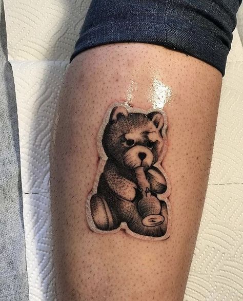 Ted Tattoo, Dory Tattoo, Futurama Tattoo, Minion Tattoo, Tinker Bell Tattoo, Pop Culture Tattoos, Cartoon Tattoo Ideas, Little Prince Tattoo, Micro Tattoo