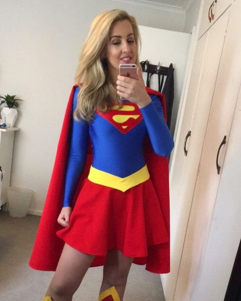 Supergirl Costume Diy, Superwoman Costume, Supergirl Movie, Superhero Costumes Female, Teenage Halloween Costumes, Superman Cosplay, Cosplay For Women, Supergirl Costume, Supergirl Cosplay