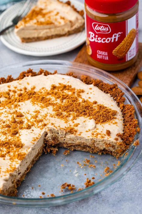 Dessert Recipe With Cream Cheese, Biscoff Cookie Butter Pie, Cookie Butter Pie Recipes, Biscoff Pie Recipes, Biscoff Pie Crust, Simple Desserts Few Ingredients, Biscoff Cookie Pie, Biscoff Pie, Cookie Butter Pie