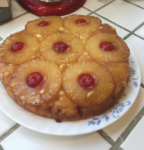 Pineapple Bundt Cake, Frozen Pudding, Upside Down Pineapple, Bran Muffin Recipes, Cake Mug, Cake Video, Bisquick Recipes, Biscuit Mix, Duncan Hines