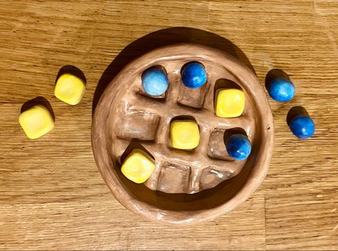 Clay Tik Tak Toe Board, Waffle Tic Tac Toe Board, Clay Diys, Clay Projects For Kids, Tic Tac Toe Board, Tik Tak, Clay Moulding, Clay Making, Clay Diy Projects