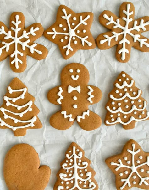 Homemade Gingerbread Cookies, Simple Icing, Soft Chewy Cookies, Cookie Recipes Holiday, Holiday Baking List, Christmas Cookie Recipes Holiday, Gingerbread Cookies Decorated, How To Make Gingerbread, Homemade Gingerbread