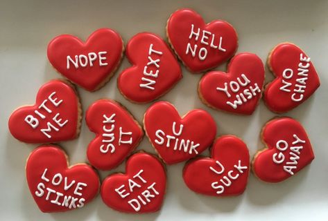 11 anti-Valentine’s gifts for people who hate Valentine’s Day (you know who you are!) Valentines Day Gifts For Him Boyfriends, Hate Valentines Day, Stitch Quotes, Valentines Cookies, Valentine Sugar Cookies, Valentines Baking, Valentines Day Memes, Valentinstag Party, Anti Valentines