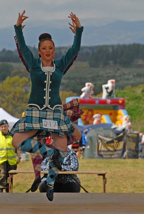 Highland Fling 057 - Blackford Highland Games 2016 | Flickr Highland Fling, Highland Games, Connecting People, Kilt, Tartan, Plaid, Photography