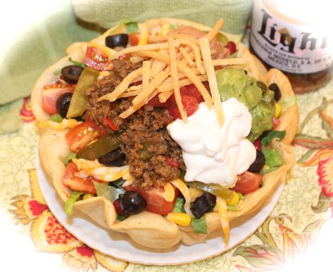 Taco Salad Shells Tortilla Bowls, Taco Bowl Salad, Deep Fried Tacos, Mexican Fiesta Party Ideas, Taco Salad Shells, Air Fryer Recipes Chicken Wings, Refried Bean Dip, Taco Salad Doritos, Recipes Chicken Wings