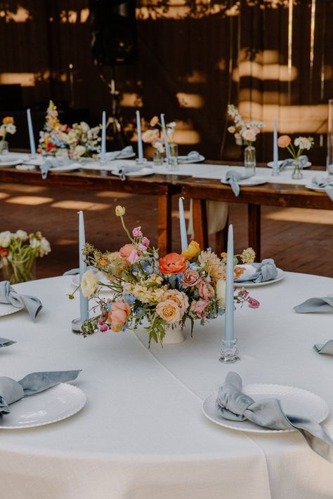 Jillian & David — Florals By Kendra - Arizona Based Luxury Wedding Florist Round Table Centerpieces Wedding, Round Table Centerpieces, Wildflower Centerpieces, Round Wedding Tables, Wildflower Wedding Theme, Flower Centerpiece, Wedding Table Flowers, Wedding Reception Tables, Garden Party Wedding