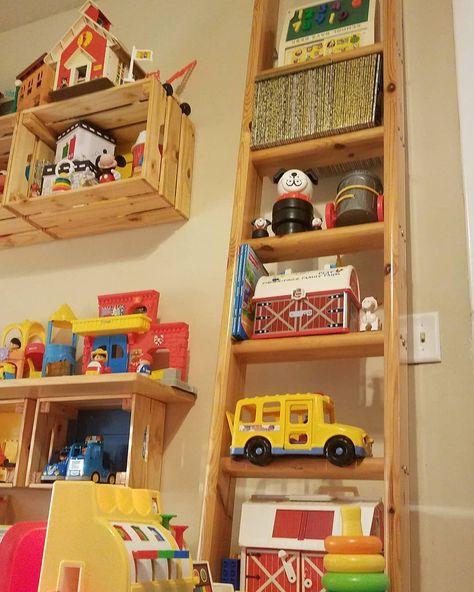 Vintage Toy Display, Vintage Toys For Sale, Vintage Fisher Price Toys, What Once Was, Vintage Mall, Toy Room Decor, Golden Books, Toy Display, Fisher Price Toys