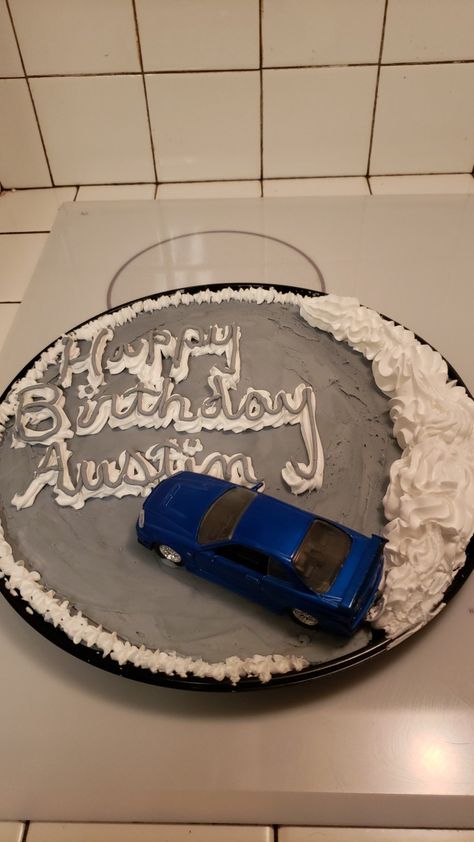 Car Cookie Cake, Car Cake Ideas, Cakes For Guys, Car Wash Cake Ideas, Driving Cake Ideas, Car Guy Cake Ideas, Car Guy Cake, Car Burnout Cake, Driving Cake Sweet 16