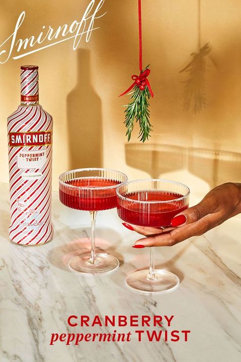 Smirnoff Peppermint Twist, Peppermint Vodka, Juice Splash, Smirnoff Vodka, Twisted Recipes, Well Well, Vodka Drinks, Pretty Drinks, Alcohol Drink Recipes