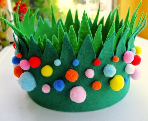 How to Make Easter Bonnets - thinlyspread.co.uk Boys Easter Hat, Easter Bonnets For Boys, Girls Easter Bonnet, Easter Bonnet Competition, Easter Hat Parade, Easter Bonnets, Parade Ideas, Spring Hat, Easter Hat