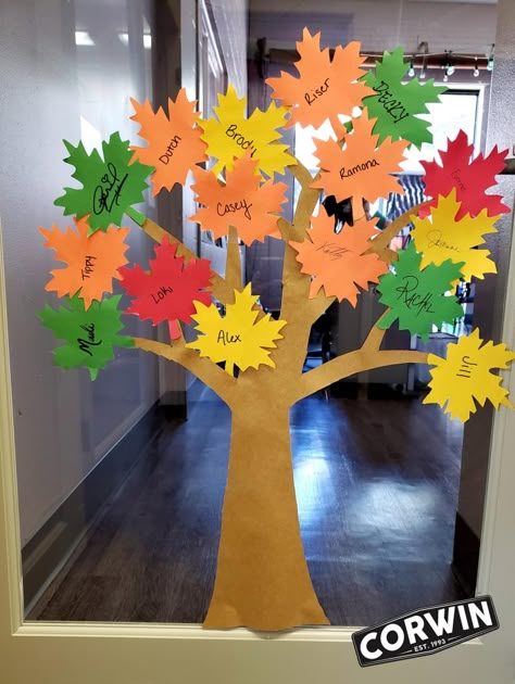 Thankful Tree Activity • Premium Calendars and Newsletters Thankful Tree Preschool, Fall Tree Bulletin Board Ideas, Template Brown, Tree Activity, Bumble Bee Craft, Preschool Decor, Thanksgiving Tree, Thankful Tree, Construction Paper Crafts