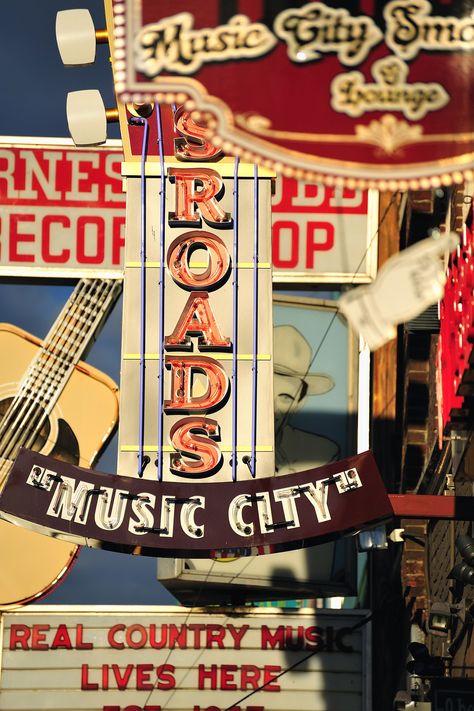 What to Do and See Your First Time in Nashville Nashville Country Music, Nashville Country, Music Classroom Decor, Retro Signs, Music City Nashville, Homeschool Supplies, Nashville Bachelorette Party, Nashville Bachelorette, Retro Sign