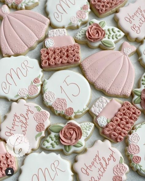 Rapunzel Birthday Cake, Gold Cookies, Elegant Cookies, Sweet 15 Party Ideas, Happy Birthday Cookie, Wedding Cake Cookies, Cookie Decoration, Girly Birthday, Quinceanera Planning