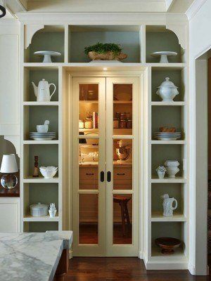 Kitchen Pantry Ideas-05-1 Kindesign Pantry Interior, Unfitted Kitchen, Kitchen Pantry Doors, Laundry Doors, Glass Pantry Door, Clever Kitchen Storage, China Storage, Classic White Kitchen, Pantry Door