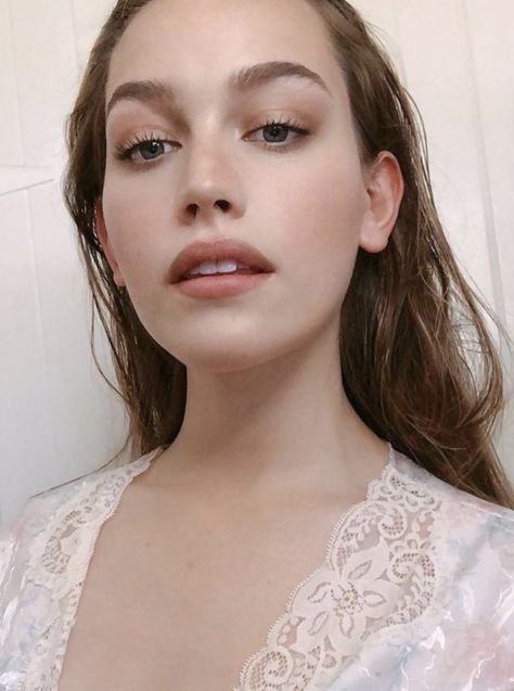 vee on Twitter: "Victoria Pedretti.… " Victoria Pedretti, Mtv Movie Awards, Movie Awards, Woman Crush, Lany, Favorite Celebrities, Celebrity Crush, Pretty People, Beautiful People