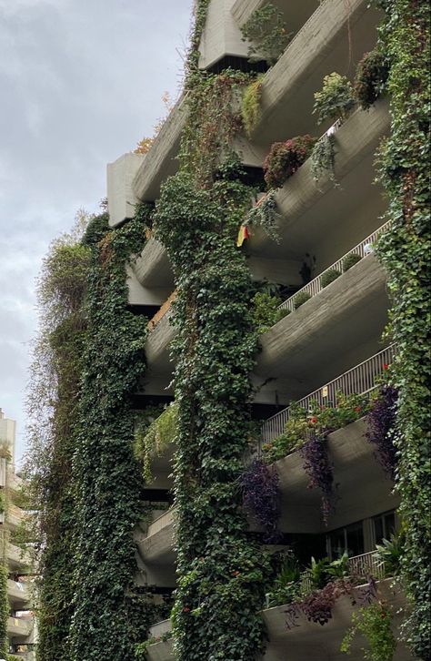 Plants And Architecture, Brutalist Architecture With Plants, Nature Overtaking Building, Eco Brutalist Architecture, Overgrown Architecture, Eco Brutalism Architecture, Apocalypse Architecture, Green Architecture Aesthetic, Eco Futurism