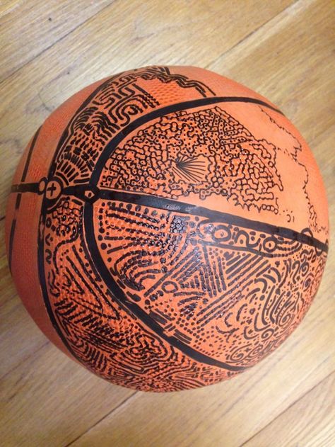 Instead of drawing on a paper during my working phone calls I started to use my Stabilo OHPen over a basketball surface Basketball Custom, Cool Basketball Drawings, Painted Basketball, Painted Basketball Ideas, Basketball Rim Art, Nike Air Max 90 Outfit, Street Ball Basketball, Basketball Cookies, Basketball Drawings