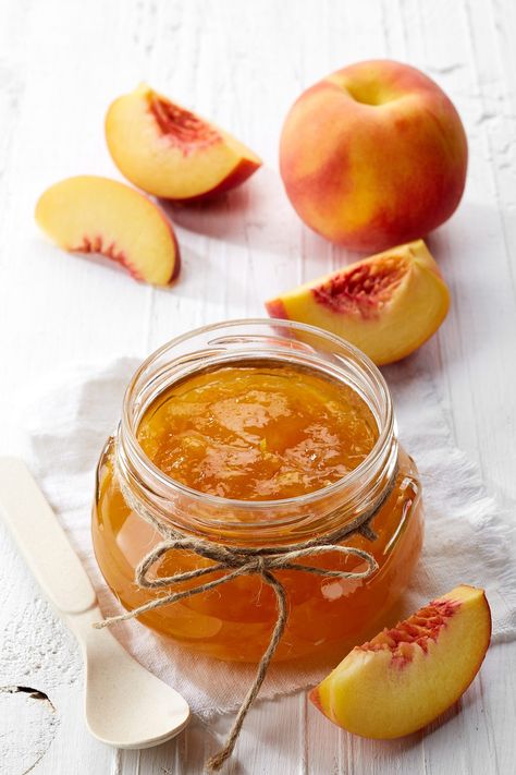 An Easy Small Batch Refrigerator Spiced Peach Jam | 31Daily.com Peach Refrigerator Jam, Peach Stuff, Spiced Peach Jam, Beer Jelly, Refrigerator Jam, Making Jam, Peach Jam Recipe, Spiced Peaches, Banana Jam