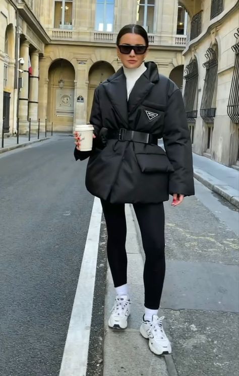 Casual Puffer Jacket Outfit, Moncler Women Outfits, Prada Jacket Outfit, Prada Jacket Women, Moncler Jacket Women Outfit, Moncler Outfit, Prada Outfits Women, Moncler Aesthetic, Puffer Coat Outfit