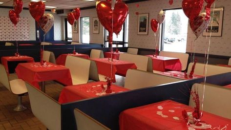 Decoration for valentine's day Valentines Restaurant Decor Ideas, Valentines Day Decorations For Restaurant, Valentines Restaurant Ideas, Restaurant Valentines Day Ideas, Restaurant Valentines Decor, Valentines Decor Restaurant, Valentines Restaurant Decor, Valentine Restaurant Decor, Valentines Day Restaurant Decor