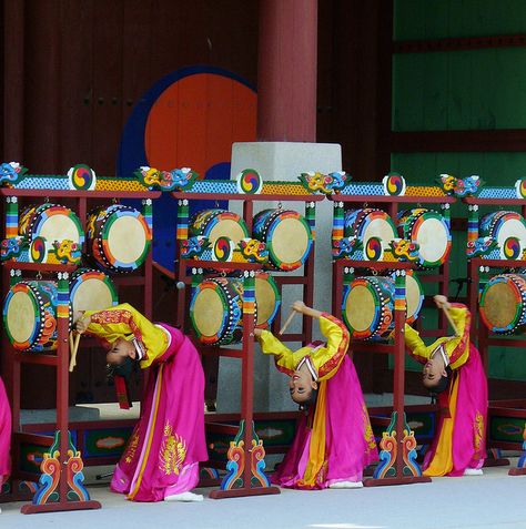 The five drum dance--very acrobatic, Korea Cultural Dance, Korean Dance, Korean Traditional Dress, Korean Peninsula, Korean Culture, Korean History, Cultural Festival, Korean Hanbok, Korean Wave