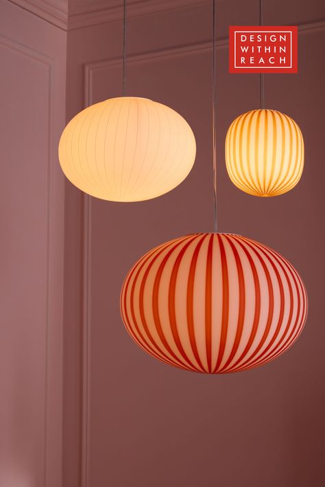 A celebration of traditional Venetian glass blowing, vintage meets modern with the Filigrana Pendants. Amber Glass Pendant Light, Modern Ceiling Lights, Lamps Design, British Furniture, Pendant Lamp Design, Modern Pendant Lamps, Lights Pendant, Pendant Ceiling Lamp, Modern Light