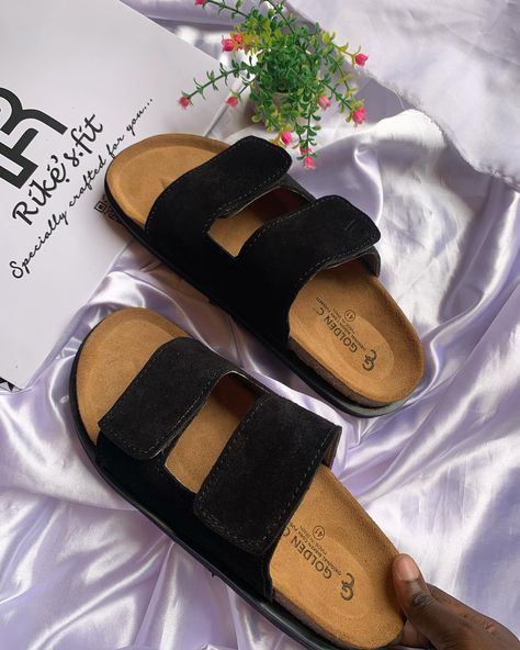 You just can never go wrong with a Birkenstock slide😍 This piece is unisex and made from the finest suede leather 😍 Fastener: Velcro Price: 18000 NGN Can be made in your preferred colour and sizes To order, click link in bio or send a dm ______ #rikesfit #unisexshoes #handmadeshoes #suedeshoes #suedeslides #suede #birkenstockslideinilorin #slippersinilorin Suede Slides, Unisex Shoes, Handmade Shoes, Suede Shoes, Leather Handmade, Suede Leather, Birkenstock, Link In Bio, Slippers