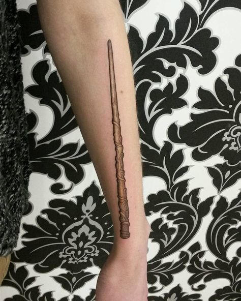 Wand Tattoo Sasha Roussel Black Gold Tattoo Co. Harry Potter Wand Tattoo Arm, Hermiones Wand Tattoo, Hermione Granger Wand Tattoo, Hermione Wand Tattoo, Hermione Tattoo, Hermione Wand, Wand Tattoos, Tattoo Harry Potter, Bestie Tattoos