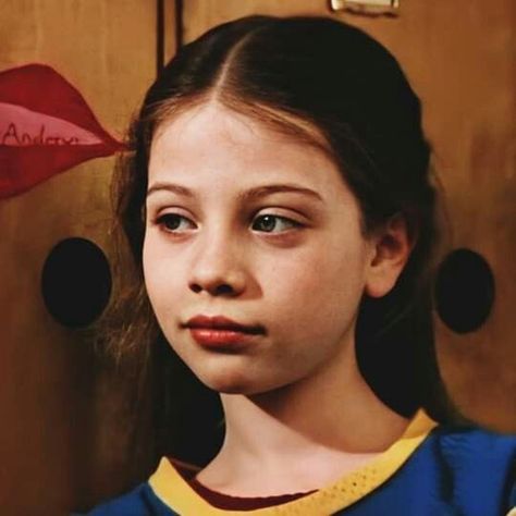 Michelle Trachtenberg Aesthetic, Child Face Claims Girl, Young Michelle Trachtenberg, Young Face Claims Female, 80s Face Claims, Young Face Claims, Actresses With Brown Hair, Brown Hair Blue Eyes Girl, Actresses With Black Hair