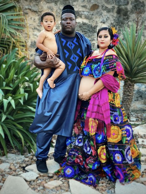 Mexican Maternity Shoot, Family Photoshoot Maternity, Floral Maternity Shoot, Studio Maternity Photos, Mexican Spanish, Photoshoot Maternity, Maternity Dresses For Baby Shower, Native Wears, Get Scared