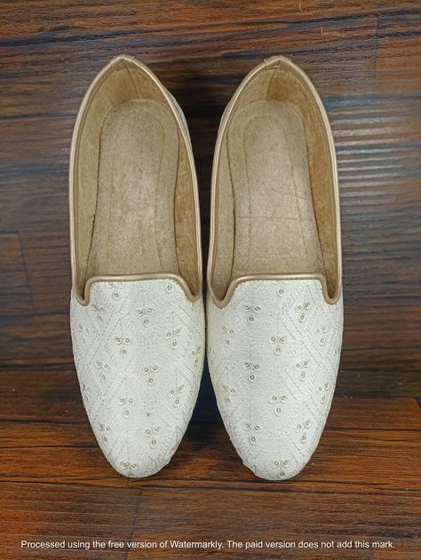 Luxury Men's Slip-on Wedding Shoes, Groom Footwear Indian, Wedding Jutti For Groom, Mens Indian Wedding Shoes, Festive Cream Semi-stitched Sherwani, Men's Wedding Shoes, Modern Groom, Velvet Loafers, Patent Leather Loafers