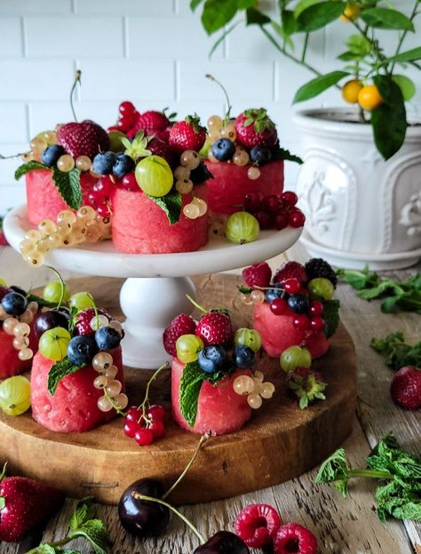 Berry Covered Watermelon Cupcakes | The Lemon Apron Fancy Ways To Serve Fruit, Brunch Cakes Birthday, Chocolate Covered Watermelon, Healthy Desserts For Birthday, Cakes Made With Fruit, Fruit Birthday Cupcakes, Fruit Birthday Desserts, Fruit And Dessert Table Ideas, Cake Made With Fruit