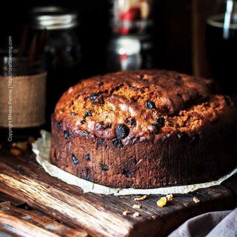 Porter Cake, Aesthetic Ireland, Baking With Beer, Boiled Fruit Cake, Raisin Cake, Irish Desserts, Irish Cooking, Irish Recipes Traditional, Irish Cuisine