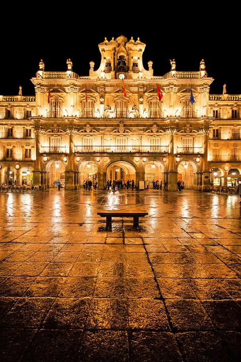 Plazas hay muchas, pero estas son las más bonitas - Foto 3 Salamanca, Spain Travel, Safe Place, Beautiful Places, Madrid, Favorite Places, Spain, House Styles, Architecture