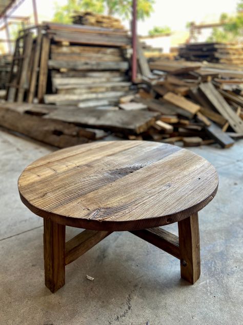 Wood Farmhouse Coffee Table, Wine Lounge, Wooden Benches, Farmhouse Coffee Table, Rustic Coffee Table, Coffee Table Living Room, Barnwood Furniture, Wood Farmhouse, Italian Table