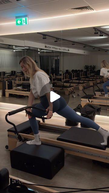 Pilates Reformer Glutes, Pilates Flow, Reformer Exercises, Pilates Classes, Pilates Reformer Exercises, Pilates At Home, Reformer Pilates, Barre Workout, Pilates Studio