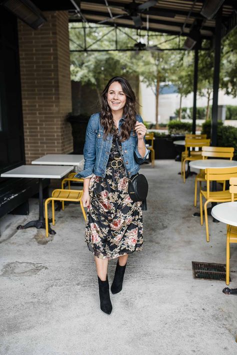 Denim Jacket Trend, Dress And Denim Jacket, Fall Midi Dress, Black Heels Outfit, Melinda Gordon, Fall Midi, Midi Outfits, Closet Needs, Midi Dress Fall